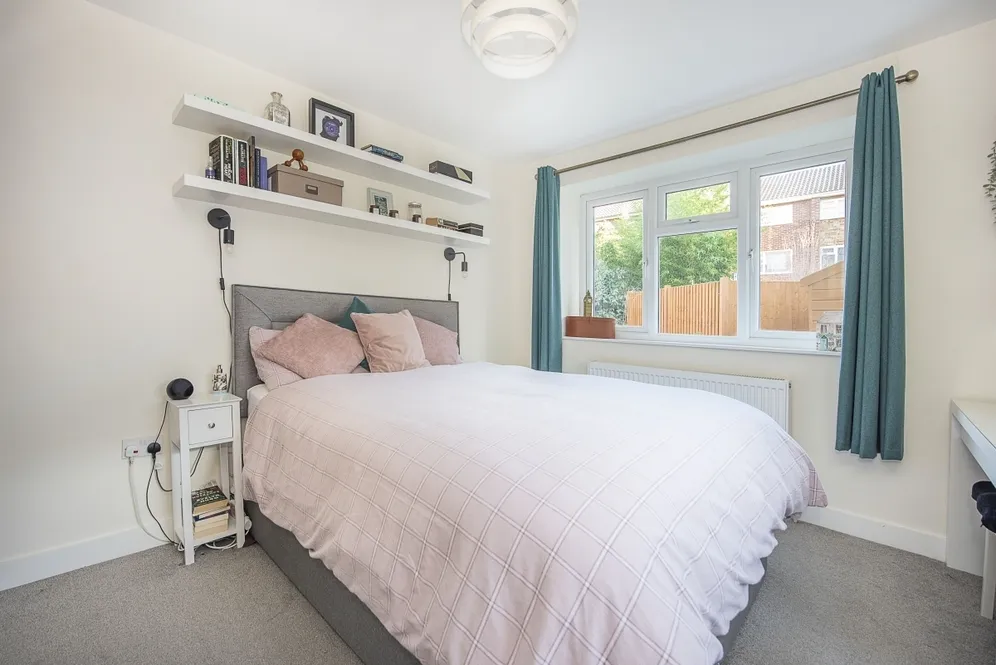 Cumberland Close, Twickenham, TW1 photo 6