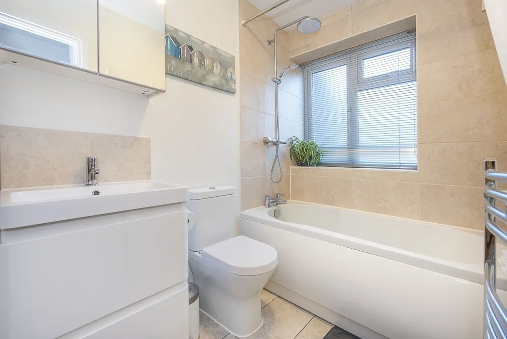 Cumberland Close, Twickenham, TW1 photo 8