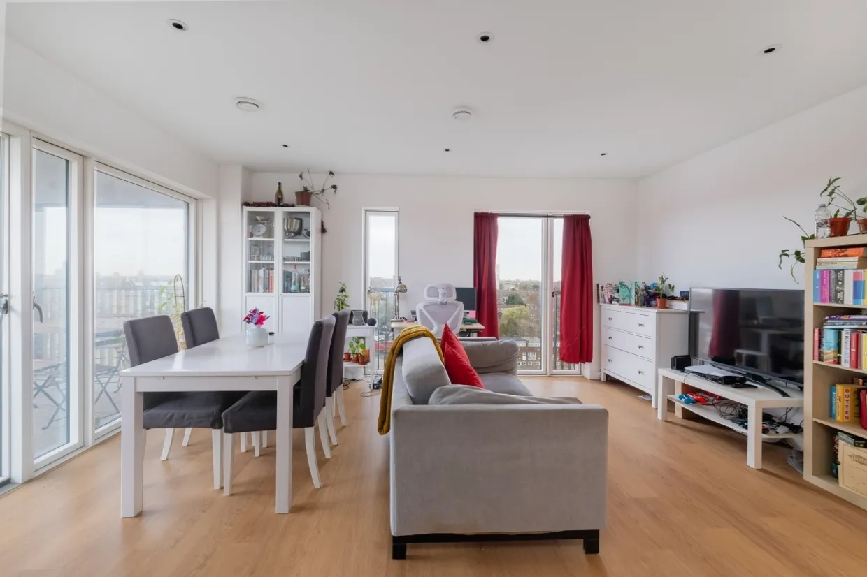 Maud Street, E16 photo 9