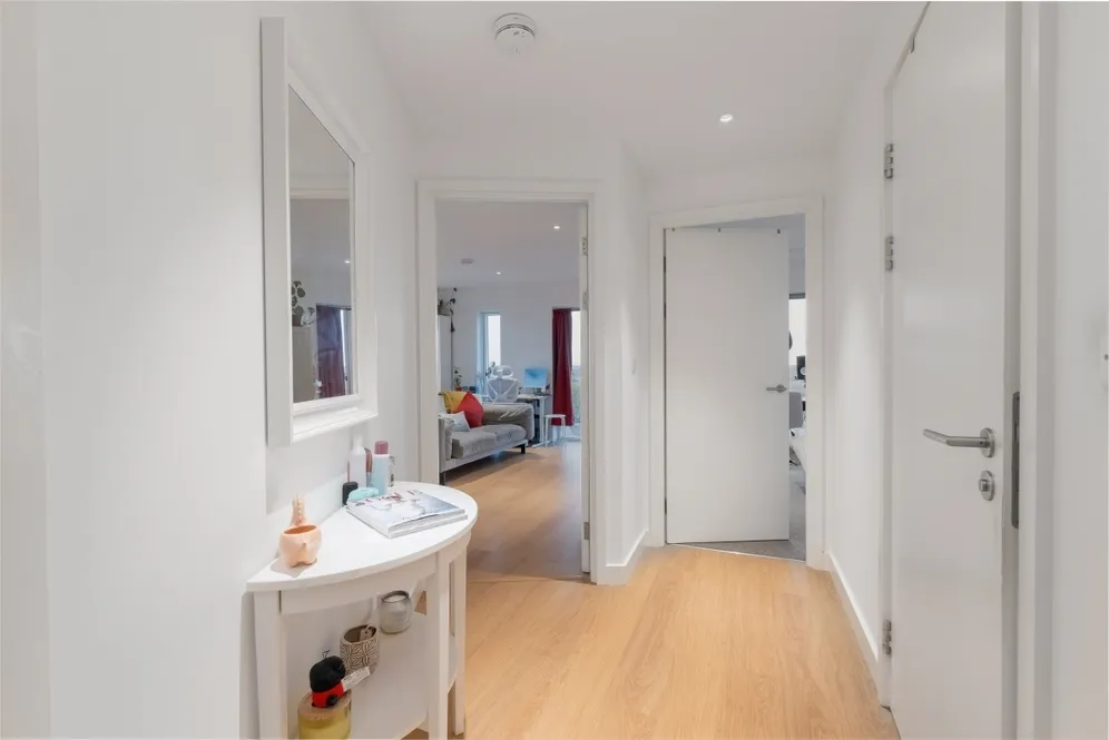 Maud Street, E16 photo 10