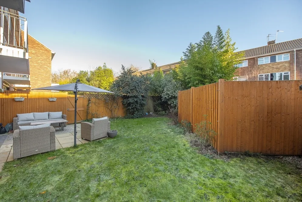 Cumberland Close, Twickenham, TW1 photo 10