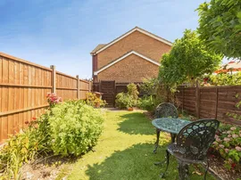 Morecambe Close, Stevenage thumb 2