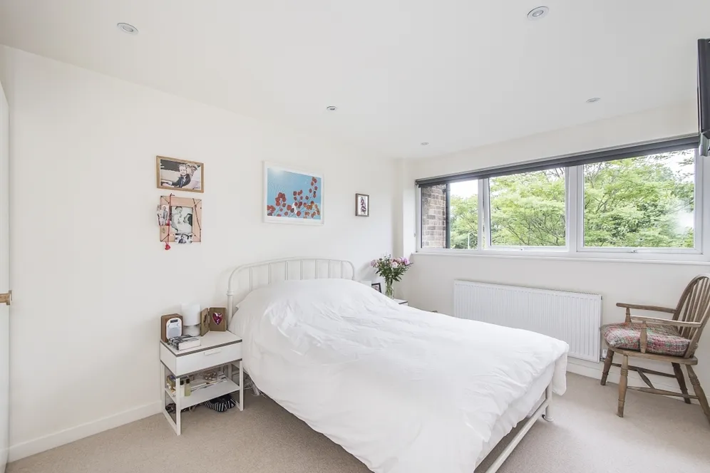 Half Moon Lane, London, SE24 photo 9