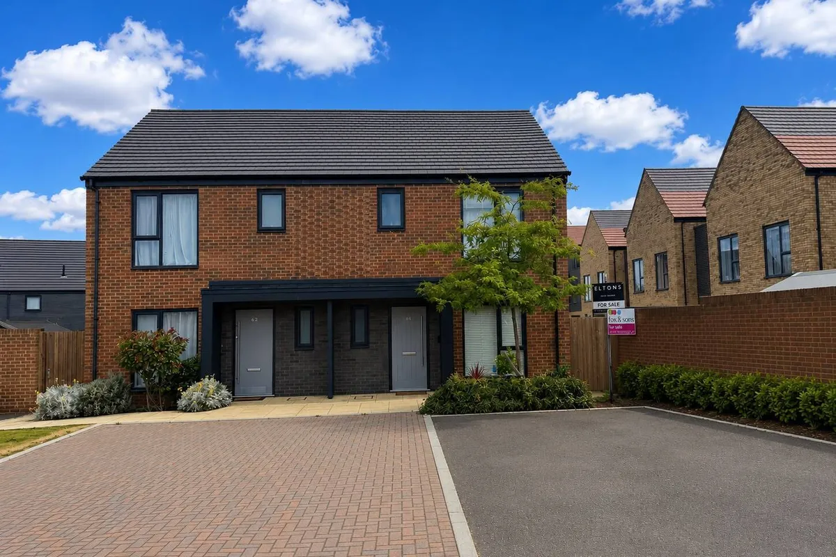 Bellevue Farm Road, Pease Pottage, Crawley