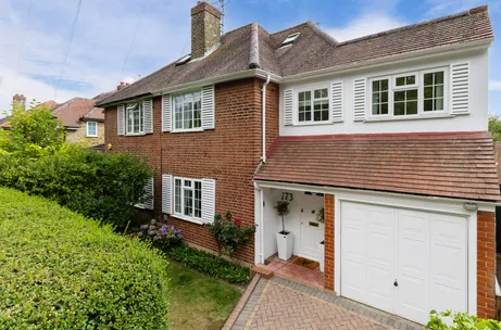 Burtons Road, Hampton Hill, TW12