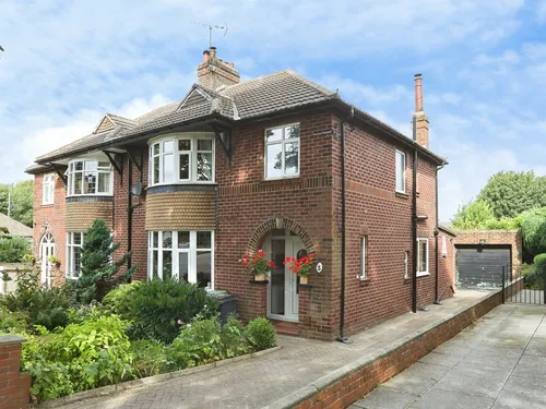 Sunnyridge Avenue, Pudseyphoto