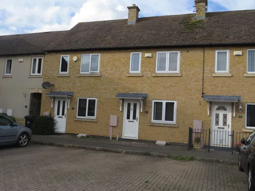 Mallard Court, STAMFORDphoto