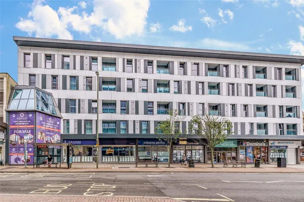 Queensgate, Redhill RH1