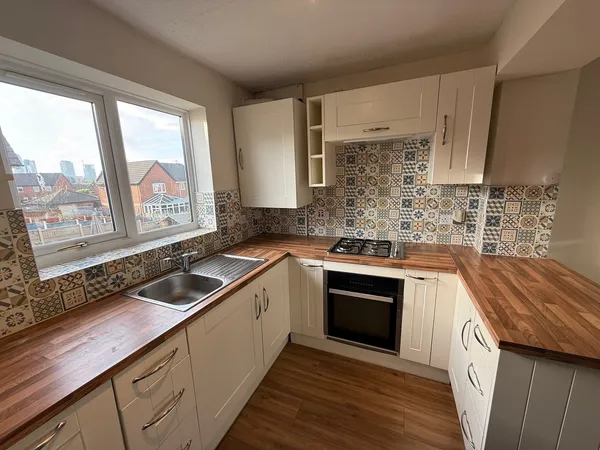 Lockfields View, L3
