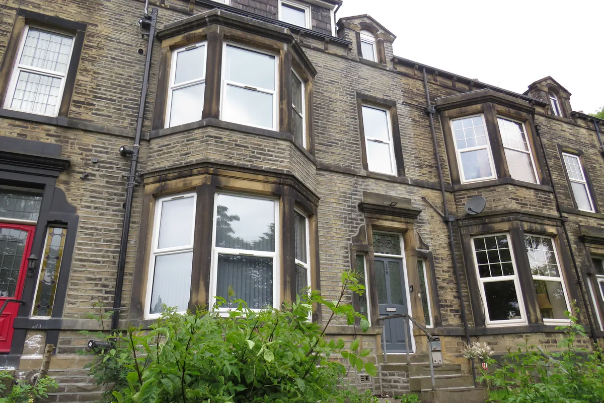 Skircoat Road, HALIFAX
