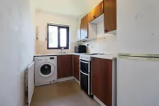 Manor Chase, Beddau, Pontypridd