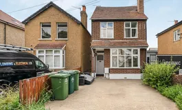 Chesterfield Road, Ashford, TW15 