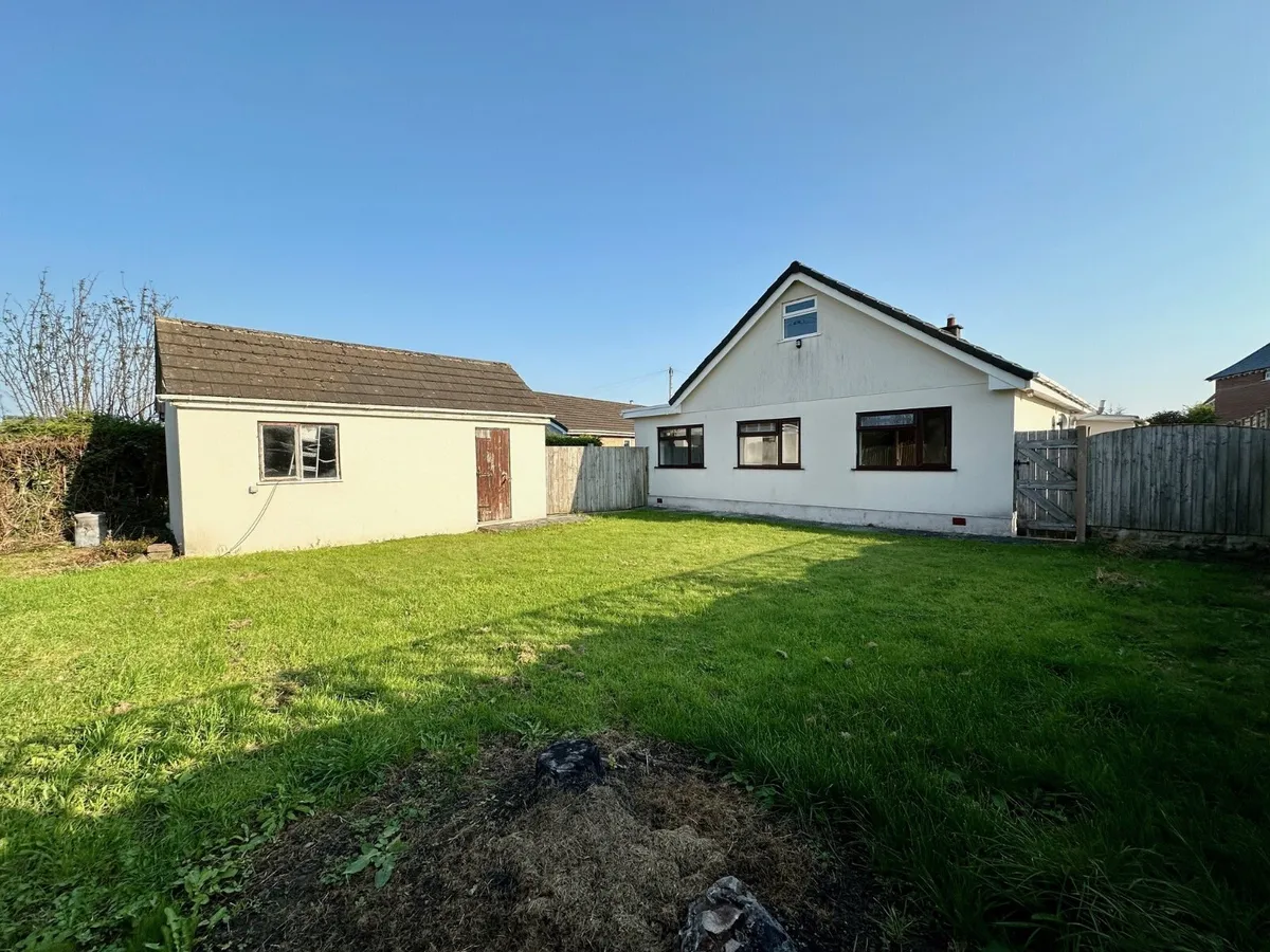 Ffordd Crwys, Bangor, Gwynedd, LL57