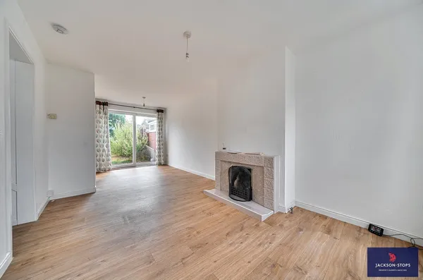 Blackthorn Grove, Woburn Sands, MK17 photo 3