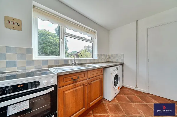 Blackthorn Grove, Woburn Sands, MK17 photo 5
