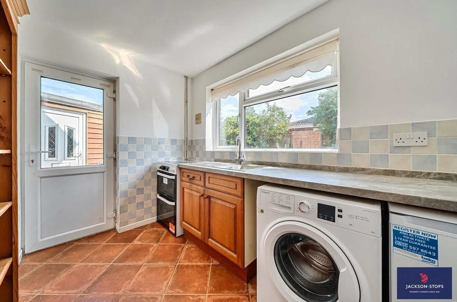 Blackthorn Grove, Woburn Sands, MK17 photo 6