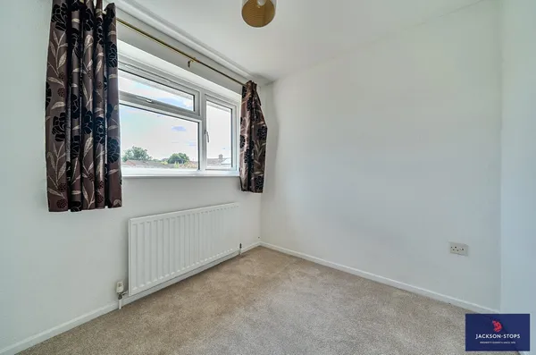 Blackthorn Grove, Woburn Sands, MK17 photo 9