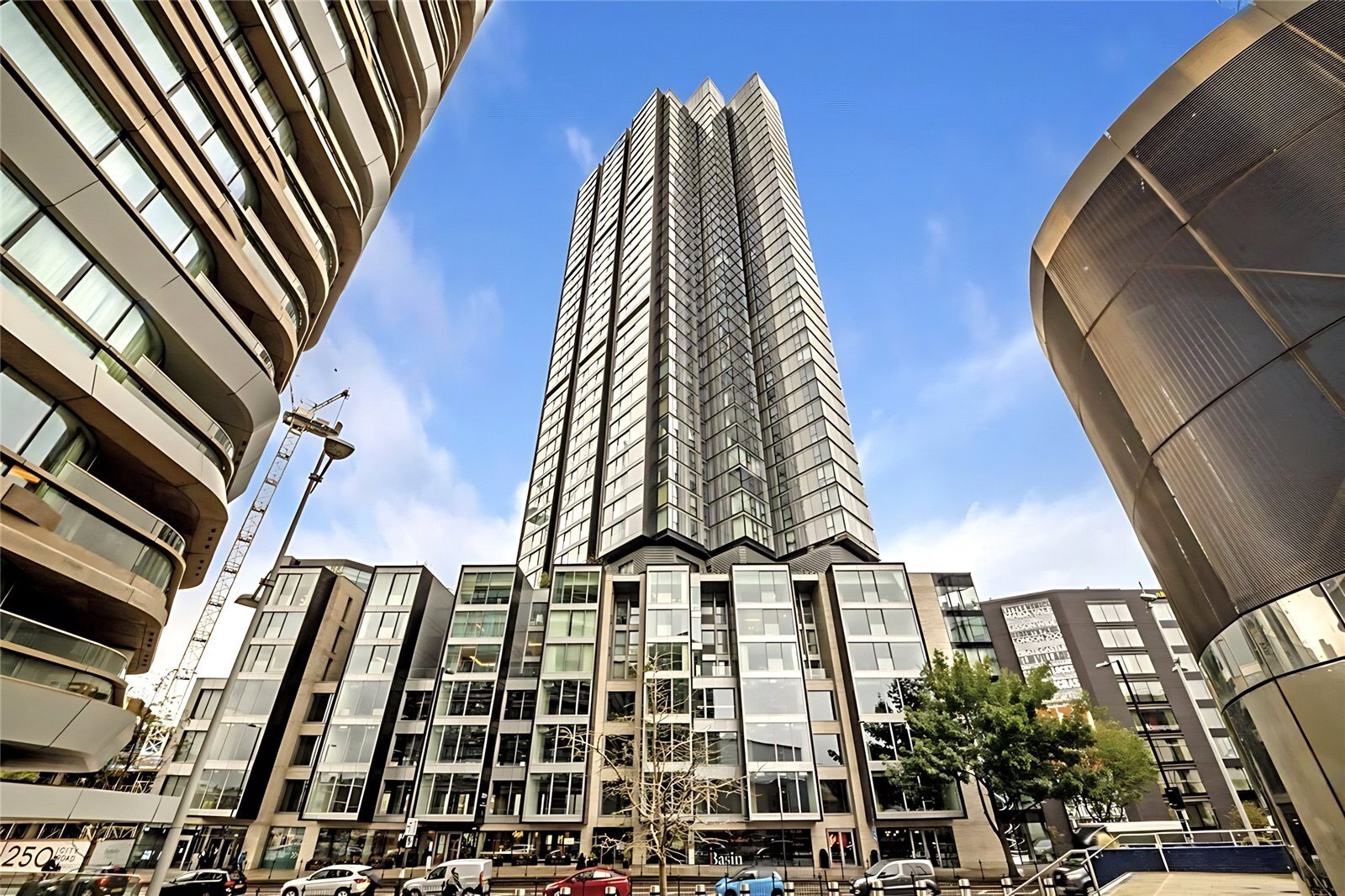 Carrara Tower, City Road, London, EC1V Image 12