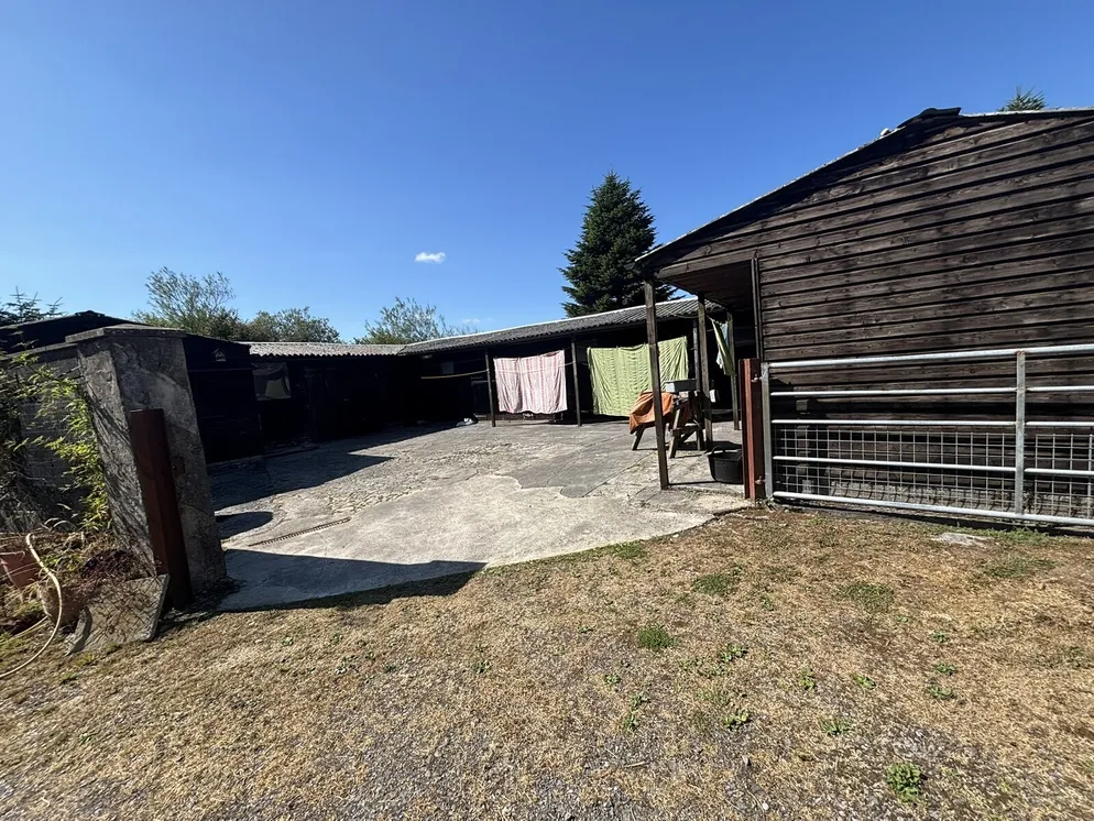 Property carousel item 17