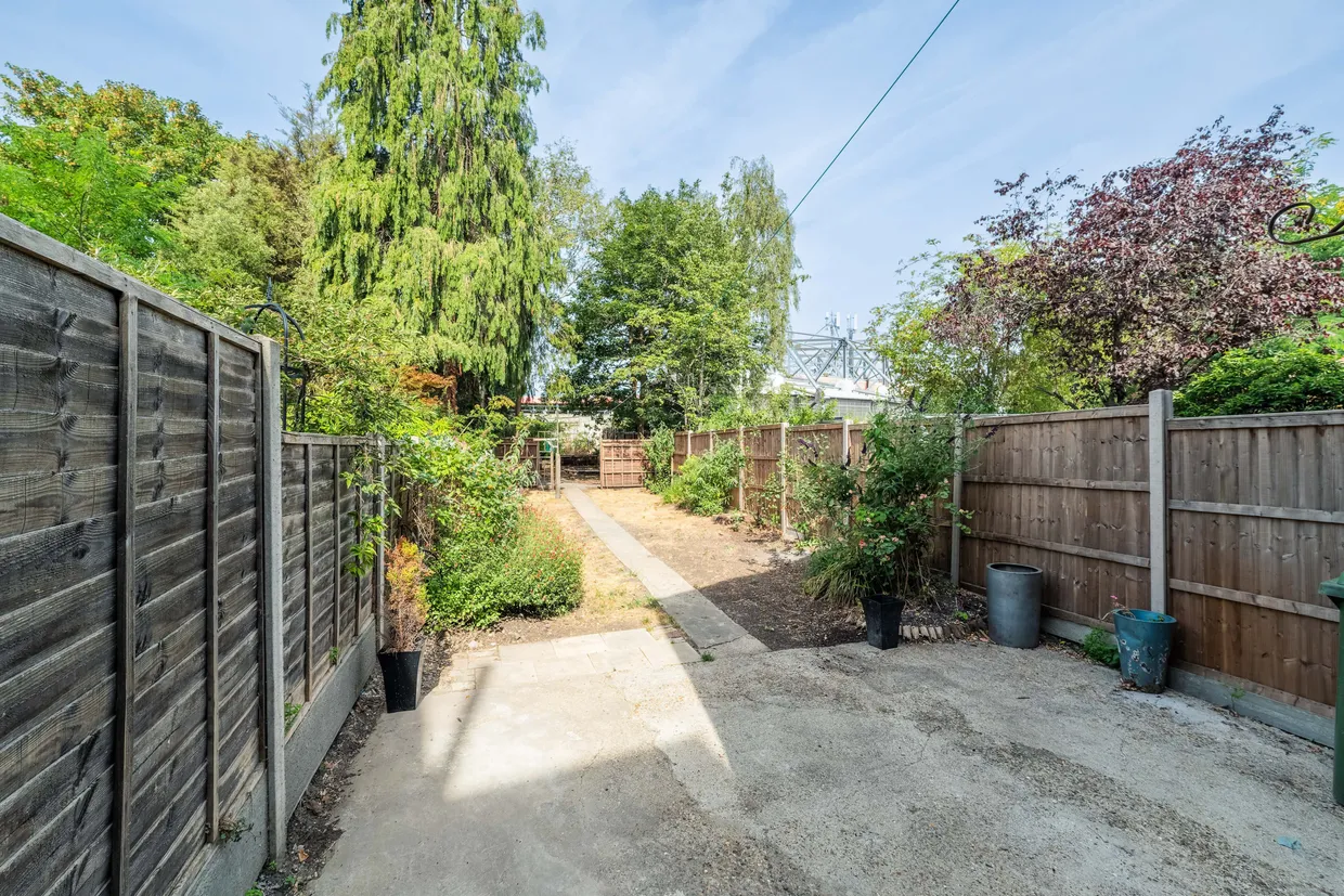 Charlton Lane, London, SE7 photo 16