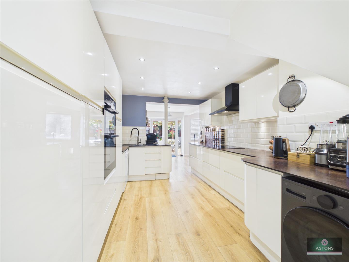 Treyford Close, Crawley Image 4