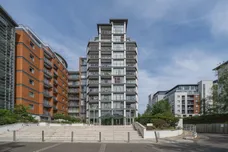 Holland Gardens, Brentford, TW8 photo 1