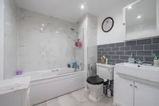 Holland Gardens, Brentford, TW8 photo 6