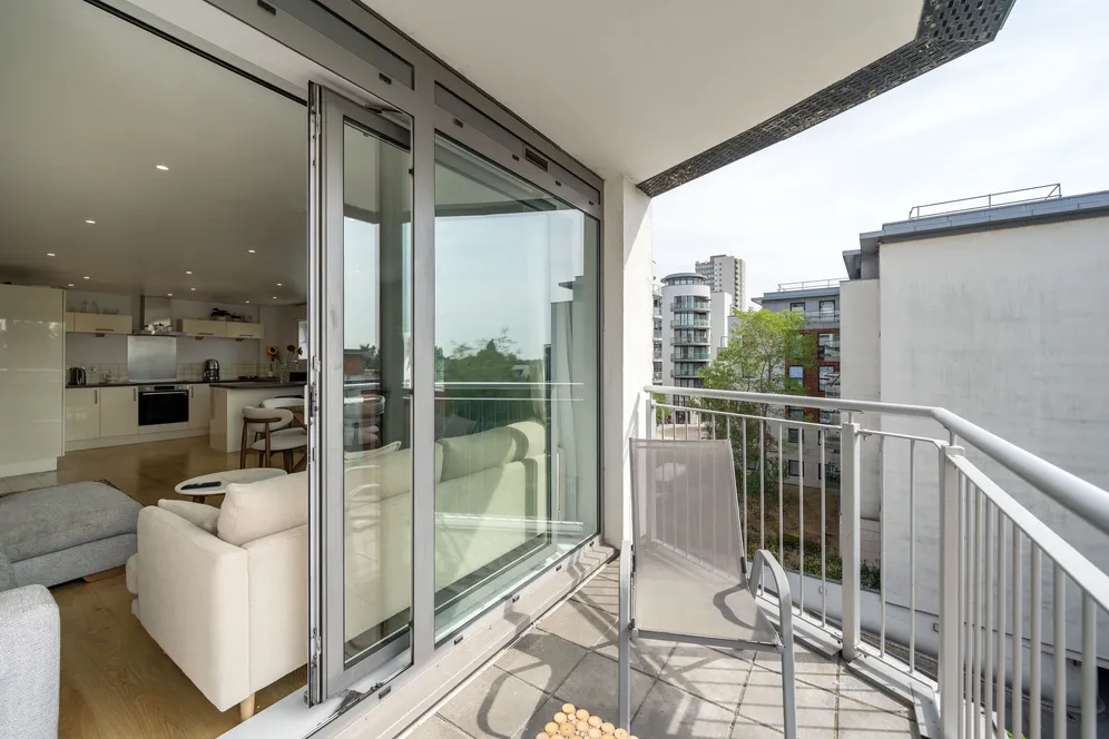 Holland Gardens, Brentford, TW8 photo 8
