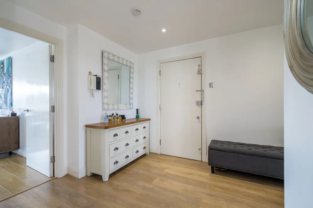 Holland Gardens, Brentford, TW8 photo 11