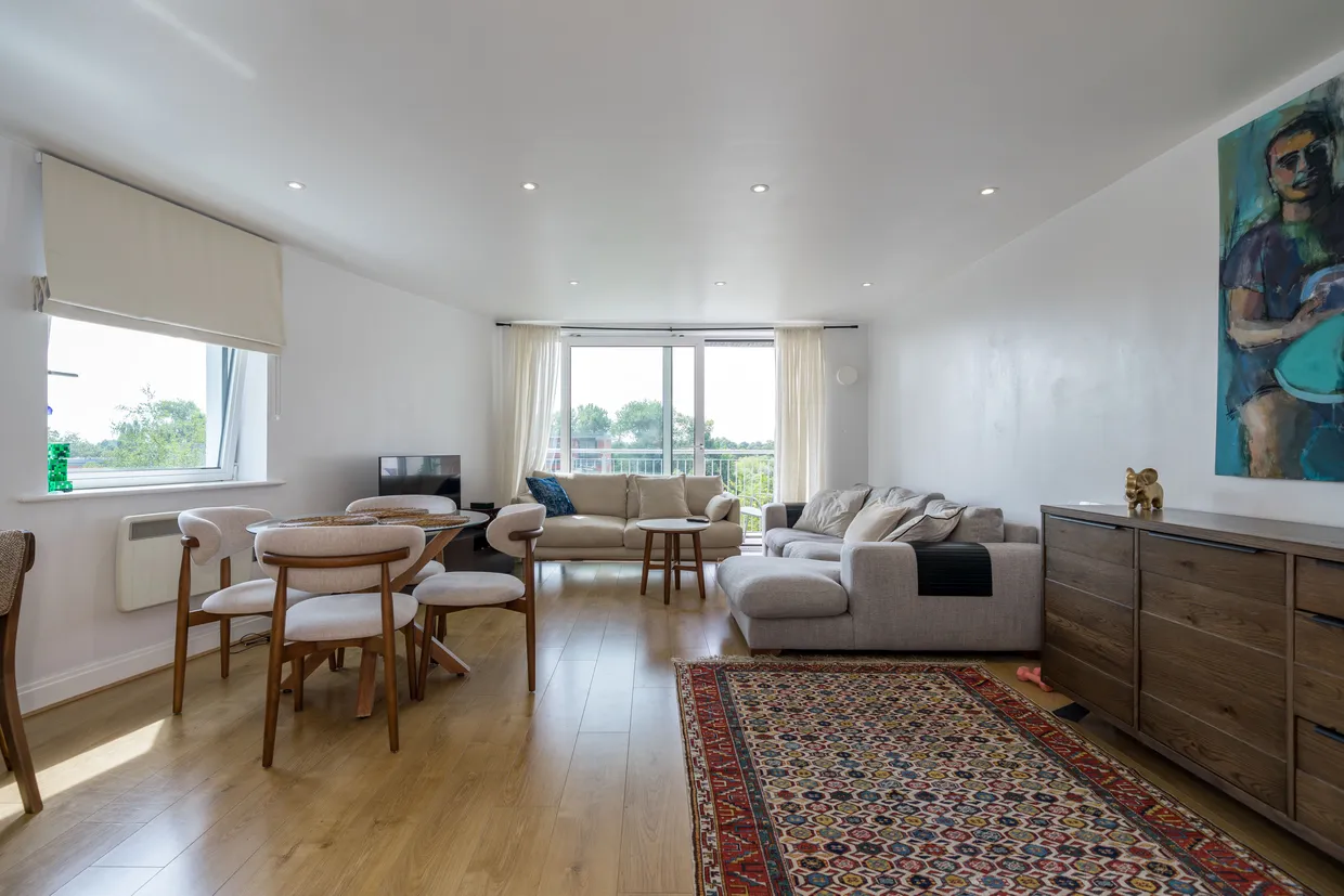 Holland Gardens, Brentford, TW8 photo 12