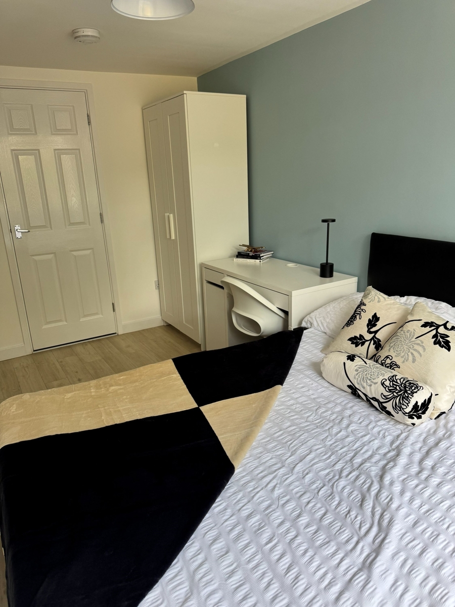 11 Room 6, Aldrin Way, Coventry Image 3