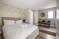 Burston Road, London, SW15 photo 8