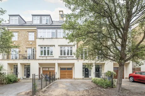 Whitcome Mews, Richmond, TW9