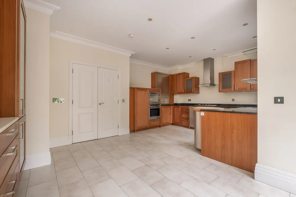 Whitcome Mews, Richmond, TW9
