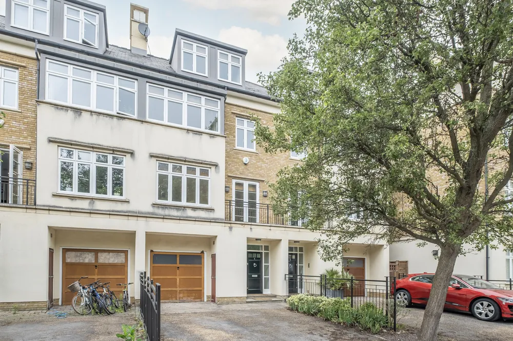 Whitcome Mews, Richmond, TW9