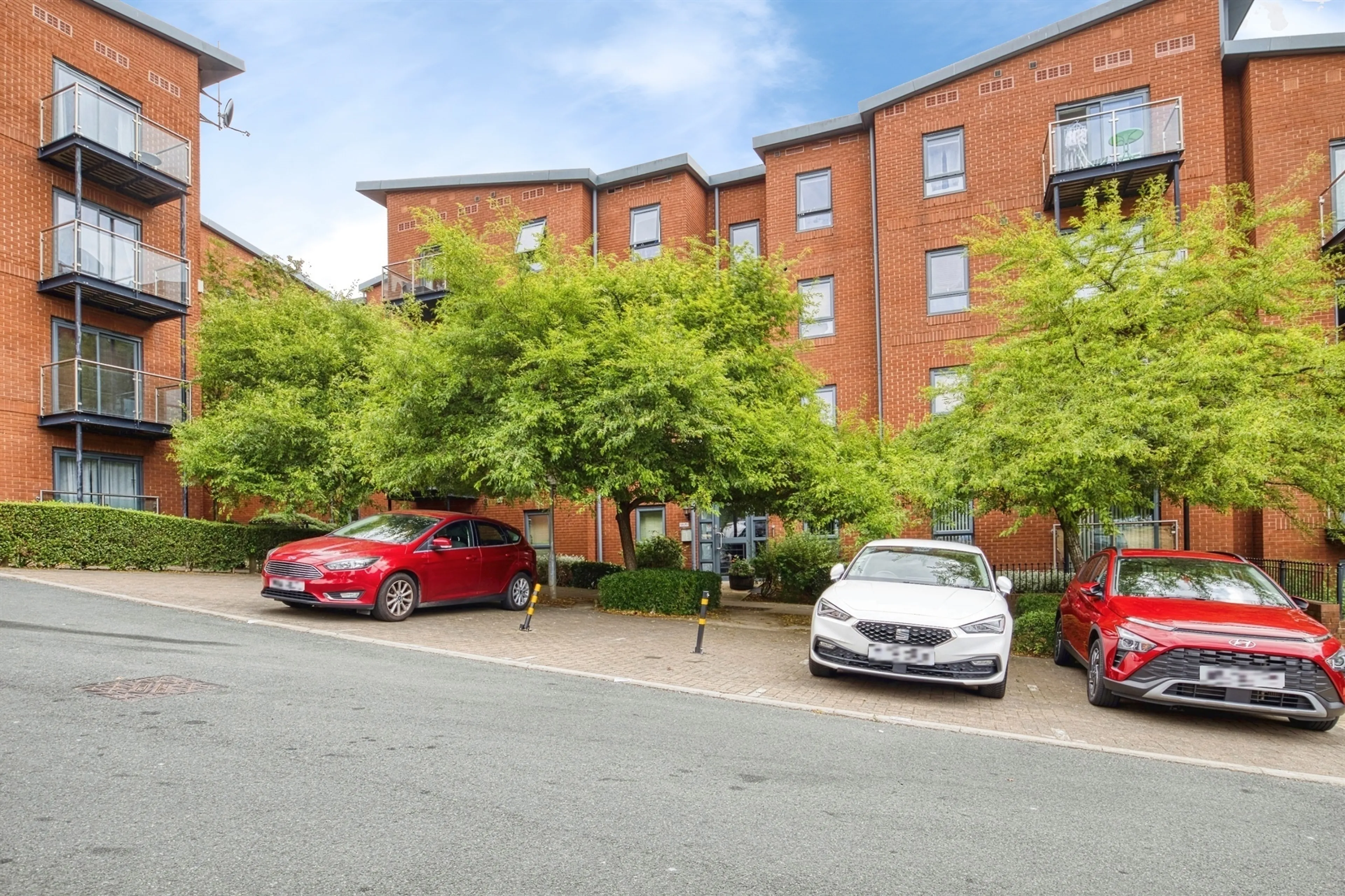 Property at Bouverie Court, Leeds
