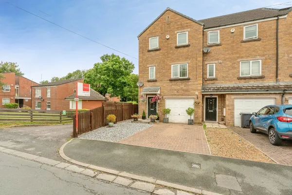 Calderbrook Avenue, BURNLEY, Lancashi...