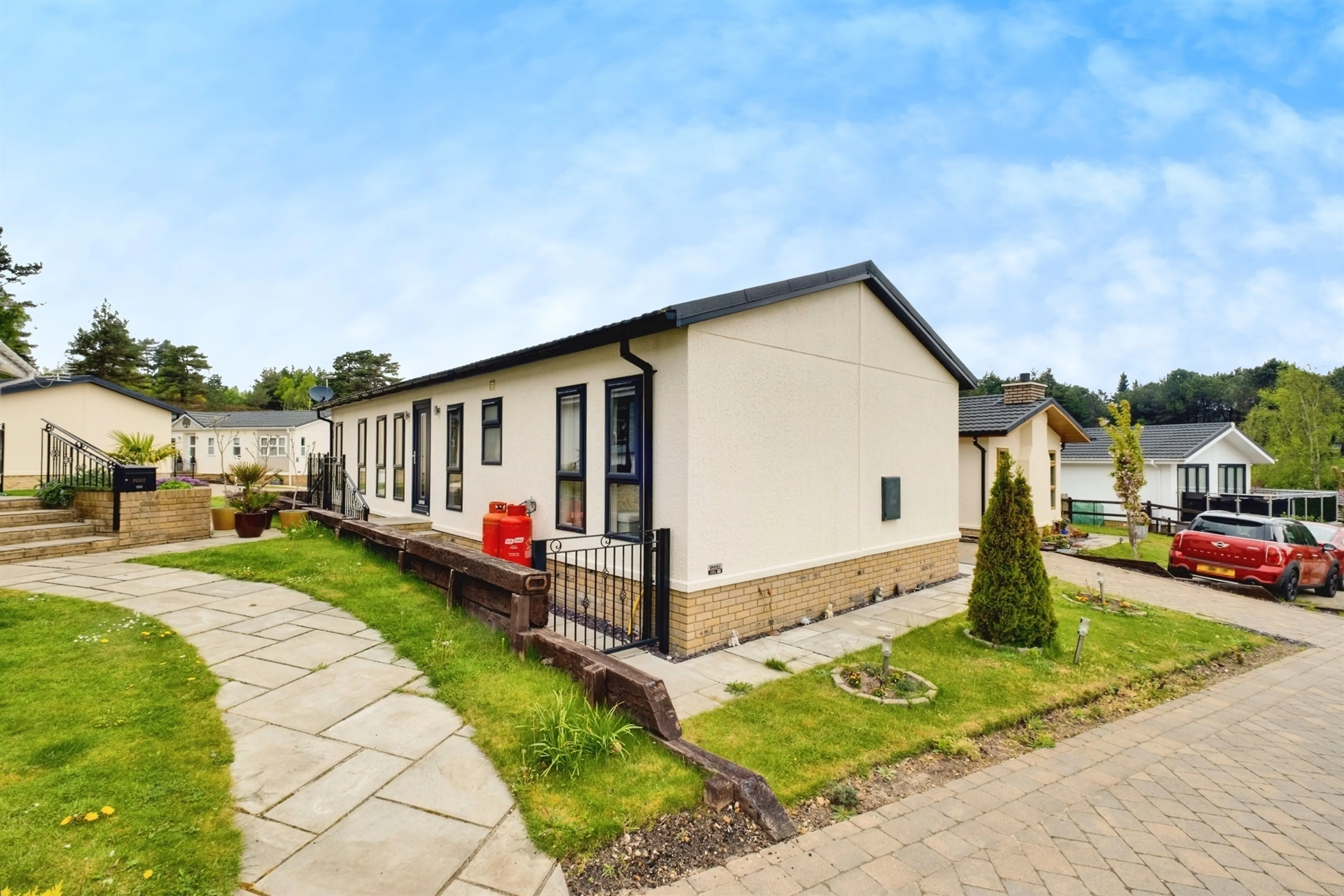 Property photo 0