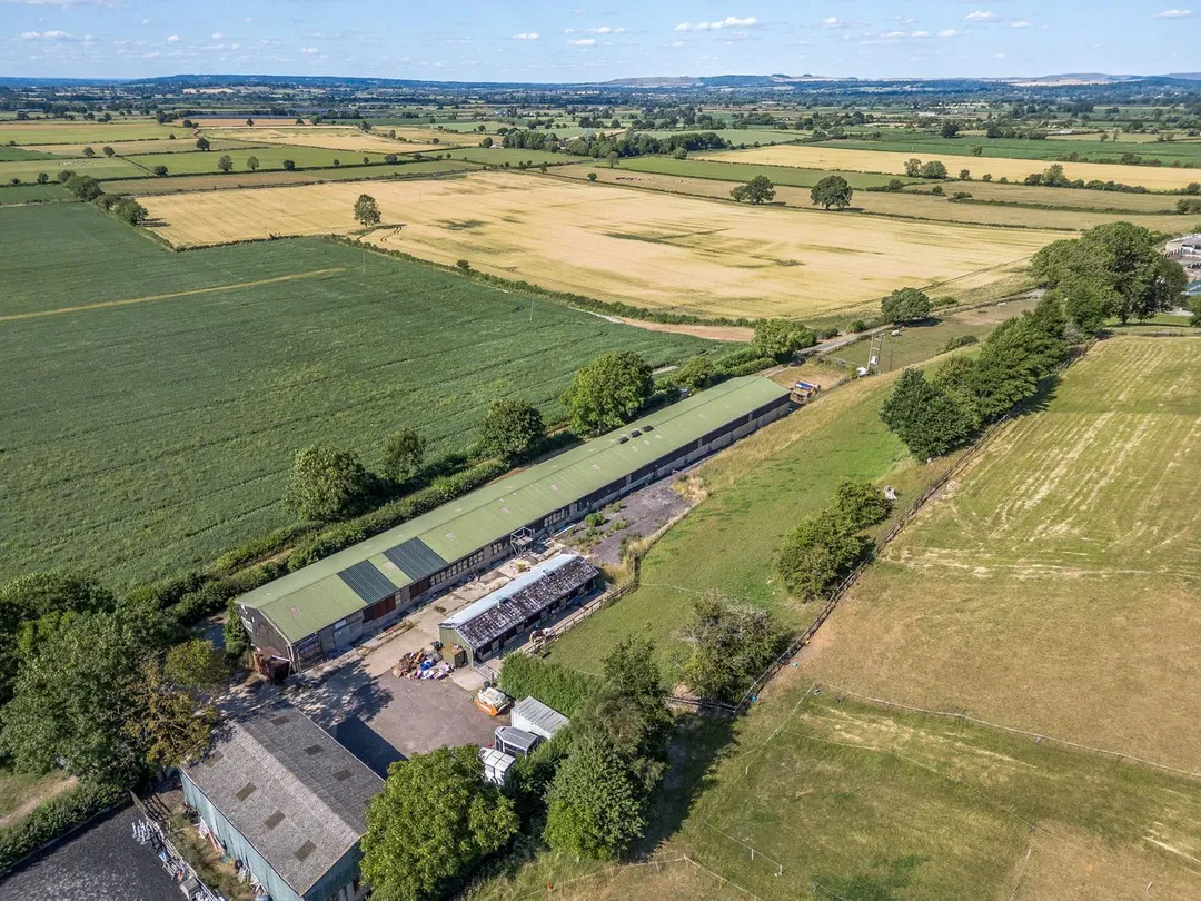 https://mr0.homeflow-assets.co.uk/files/photo/image/47973/4839/_x_/51694936.jpg