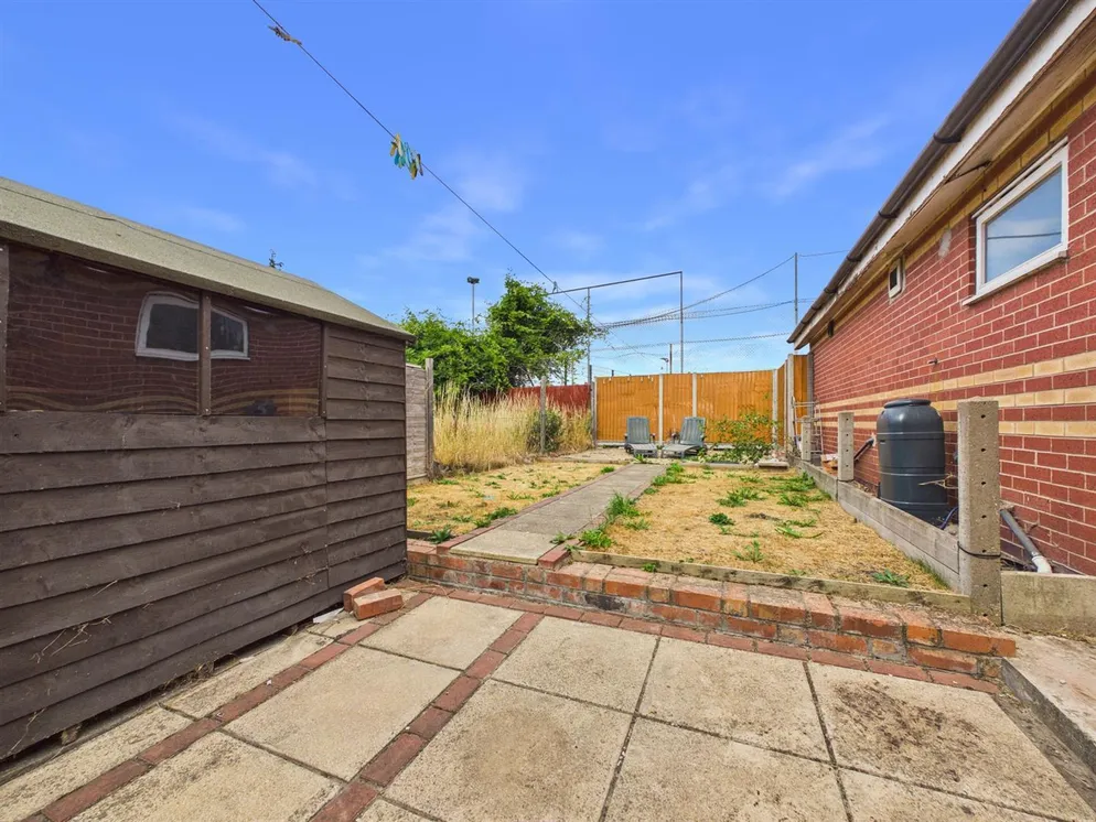 Property carousel item 9