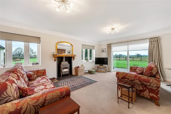 Lower Lane, Bowling Bank, LL13 photo 8