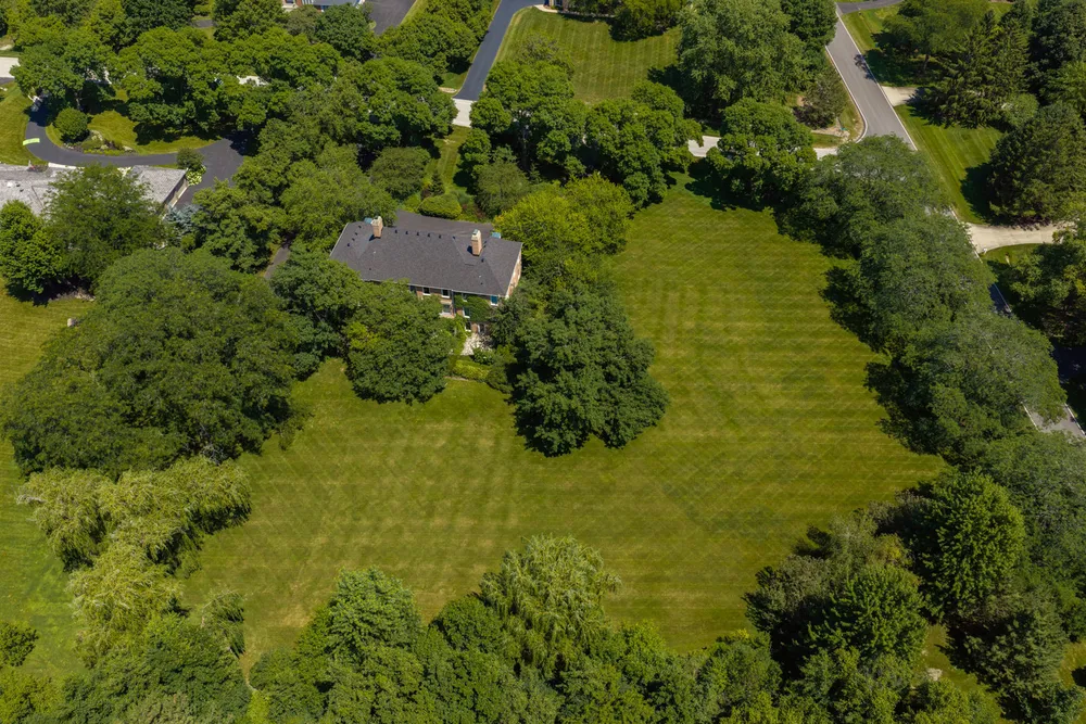 568 Plymouth Dr, Inverness, IL 60067