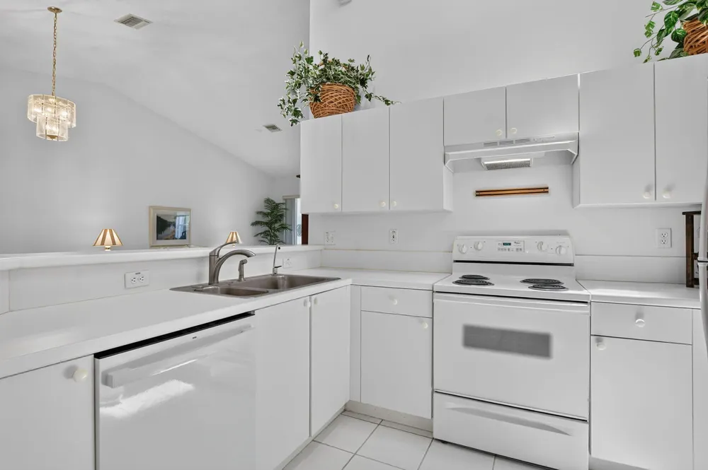 8100 Via di Veneto, Boca Raton, FL 33496