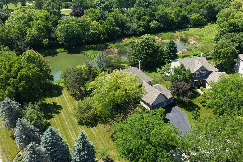 1476 Columbia Ln, Barrington, IL 60010