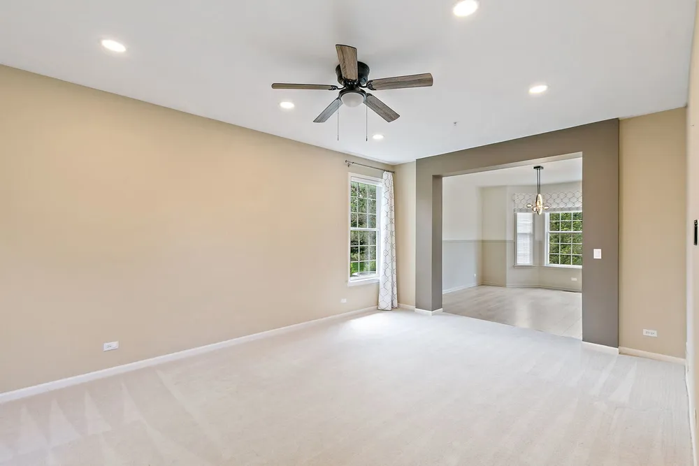 1476 Columbia Ln, Barrington, IL 60010