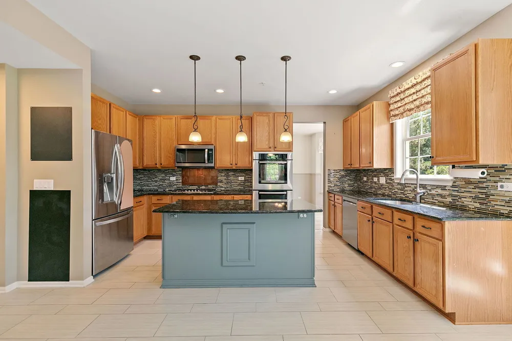 1476 Columbia Ln, Barrington, IL 60010