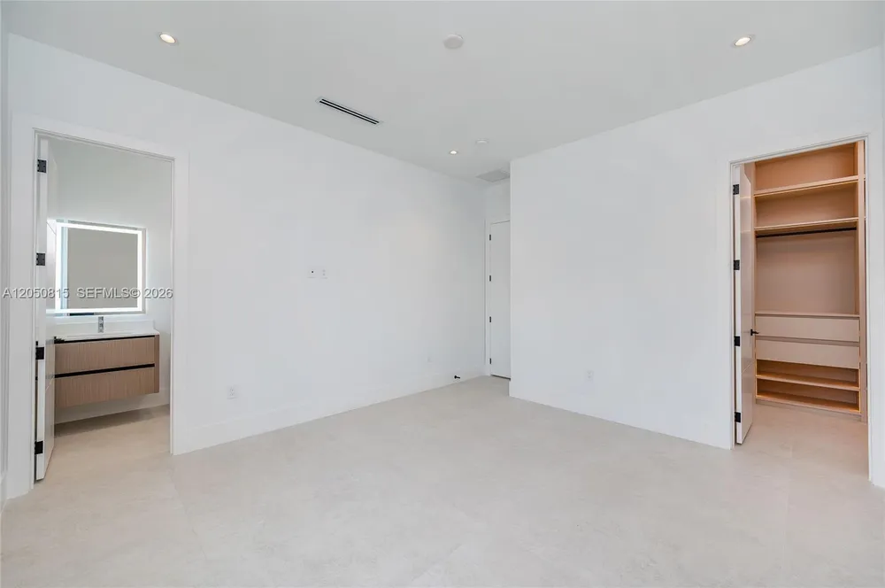 6415 SW 83rd St, Miami, FL 33143