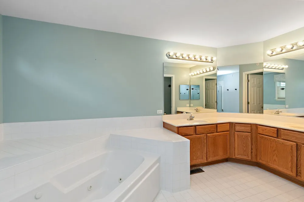 1476 Columbia Ln, Barrington, IL 60010