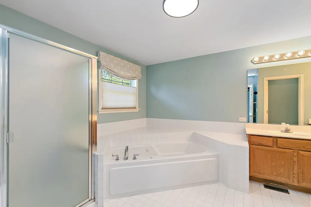 1476 Columbia Ln, Barrington, IL 60010