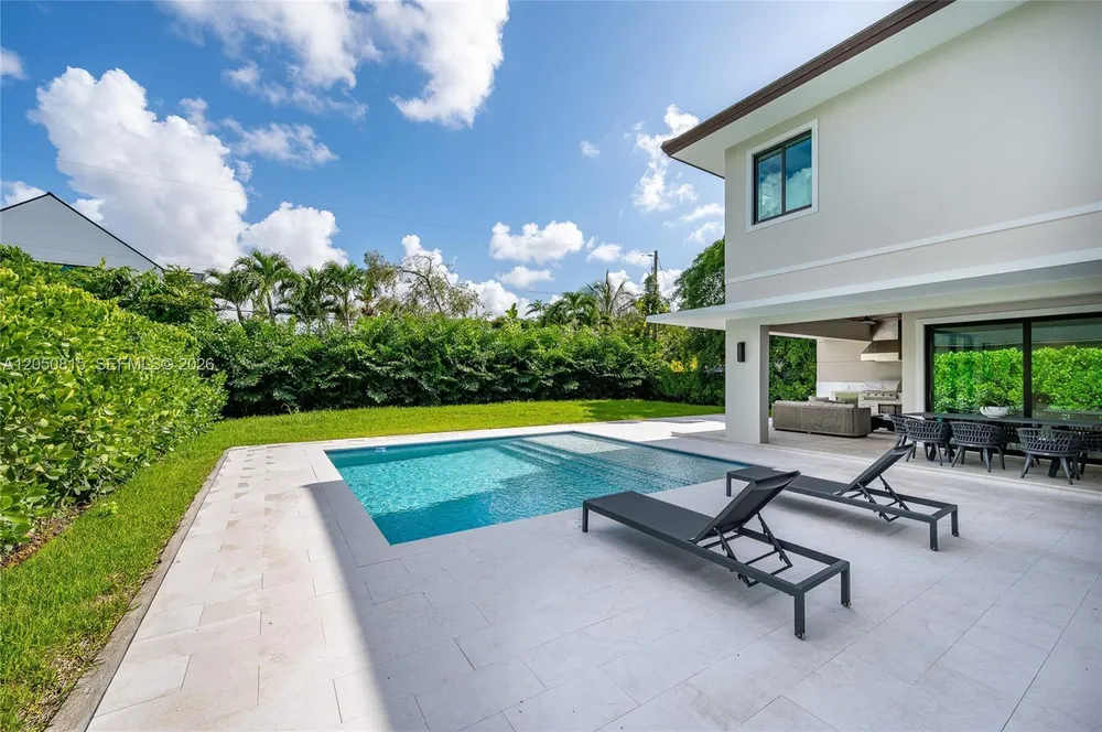 6415 SW 83rd St, Miami, FL 33143